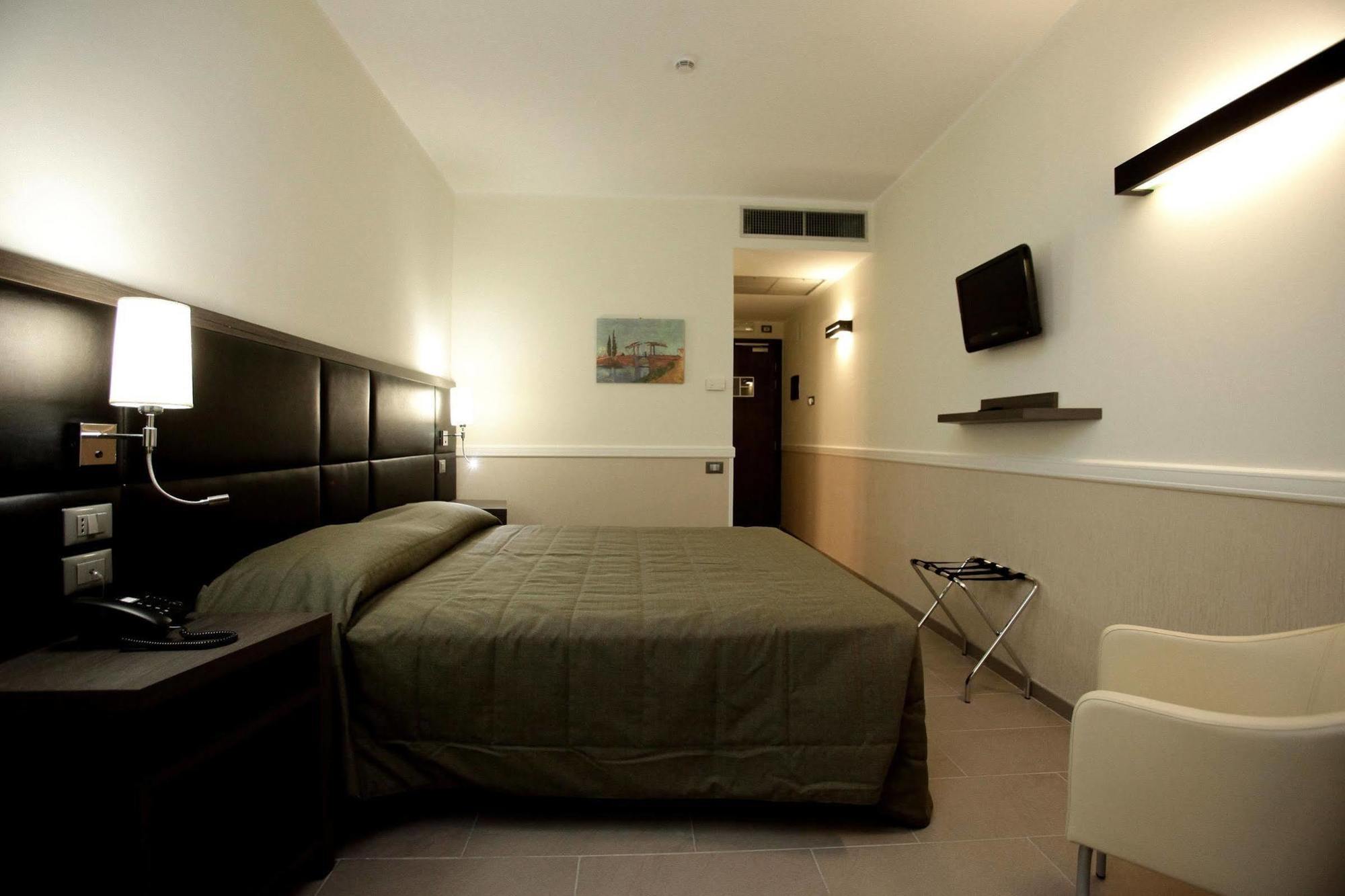 Hotel Artis Roma Ngoại thất bức ảnh